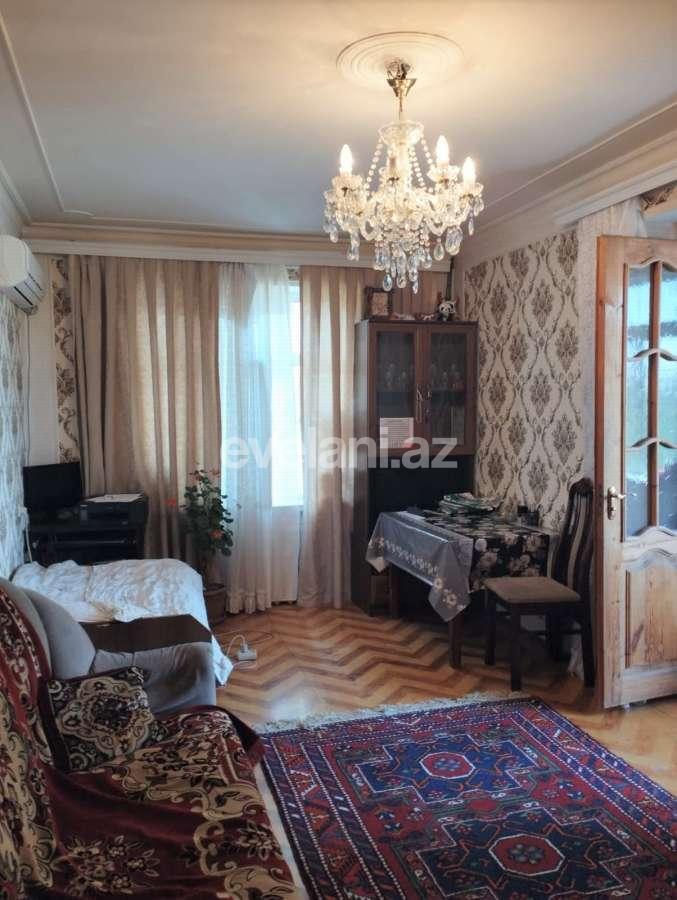 Satılır, köhnə tikili, 2 otaqlı, 62 m², Bakı, Binəqədi r, 9-cu mikrorayon q, Memar Əcəmi m.