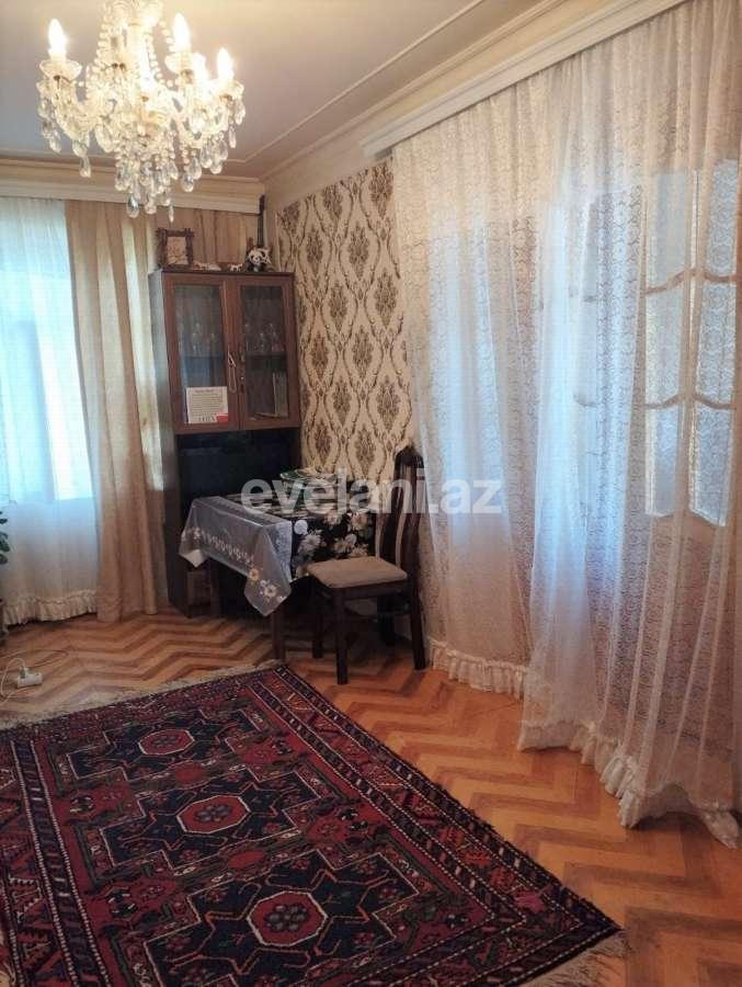 Satılır, köhnə tikili, 2 otaqlı, 62 m², Bakı, Binəqədi r, 9-cu mikrorayon q, Memar Əcəmi m.