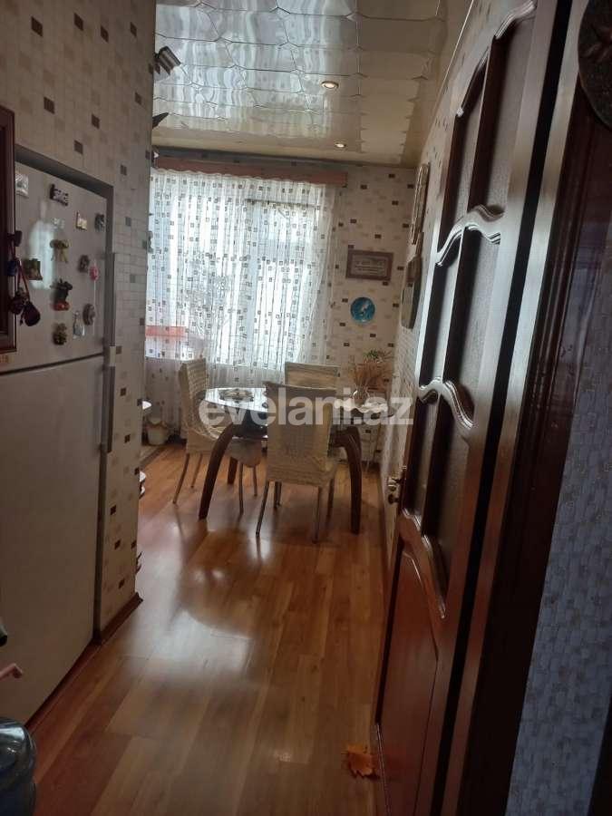 Satılır, köhnə tikili, 2 otaqlı, 70 m², Bakı, Binəqədi r, 9-cu mikrorayon q, Memar Əcəmi m.