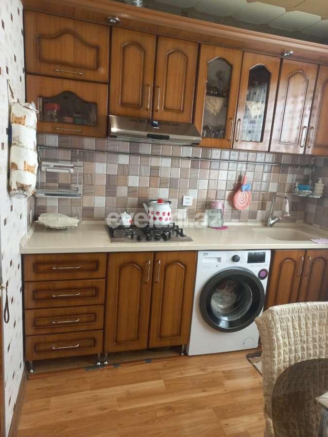 Satılır, köhnə tikili, 2 otaqlı, 70 m², Bakı, Binəqədi r, 9-cu mikrorayon q, Memar Əcəmi m.