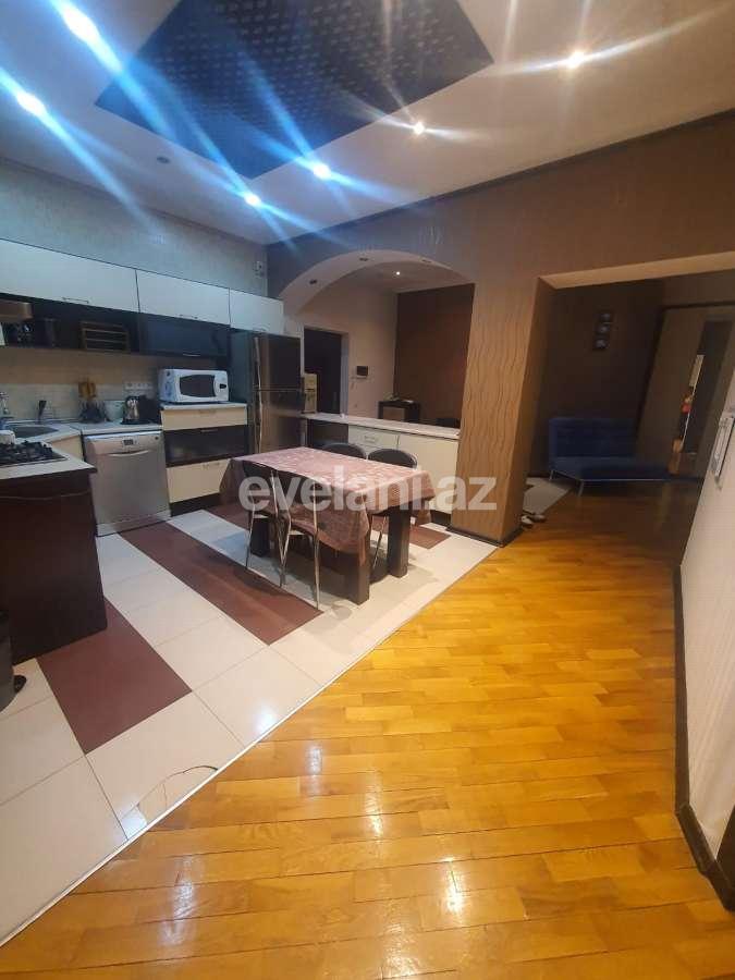 Kirayə verilir, yeni tikili, 3 otaqlı, 160 m², Bakı, Nizami r.