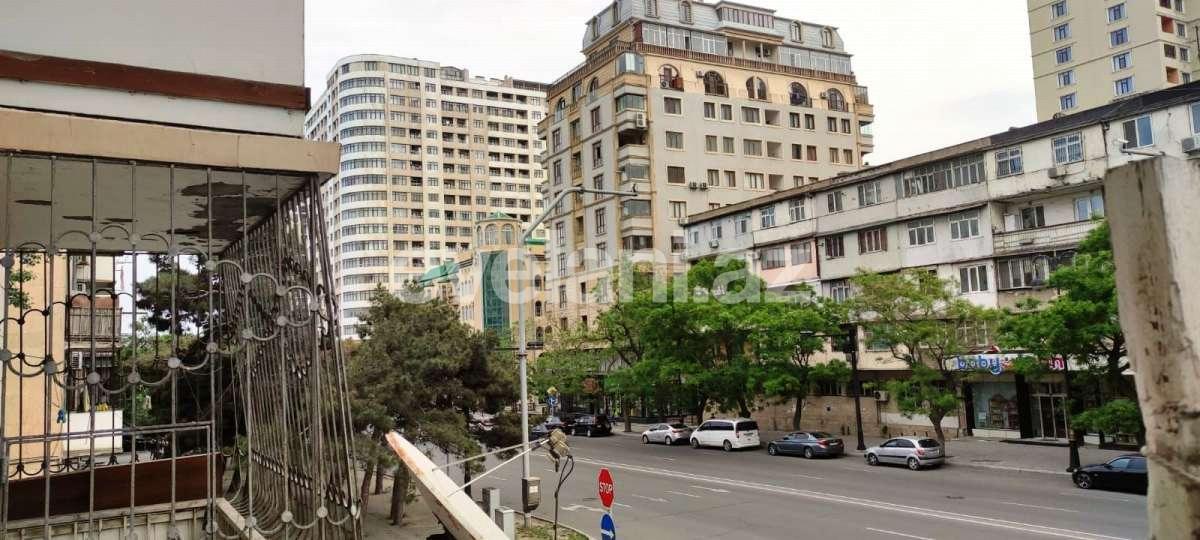 Satılır, köhnə tikili, 3 otaqlı, 68 m², Bakı, Yasamal r, Elmlər Akademiyası m.