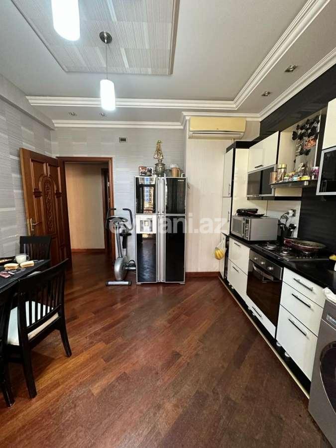 Satılır, yeni tikili, 3 otaqlı, 120 m², Bakı, Yasamal r, Elmlər Akademiyası m.