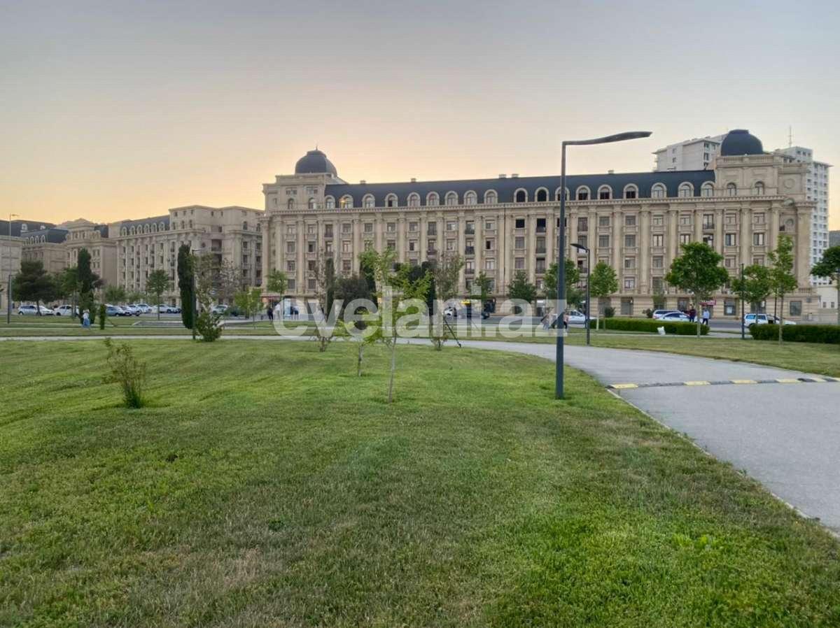 Сдаётся, новостройка, 4-комнаты, 130 m², Баку, Сабаильский r, Баилова p, Ичери Шехер m.