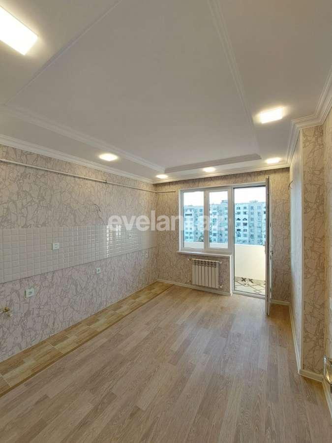 Satılır, köhnə tikili, 2 otaqlı, 60 m², Bakı, Nizami r, Xalqlar Dostluğu m.