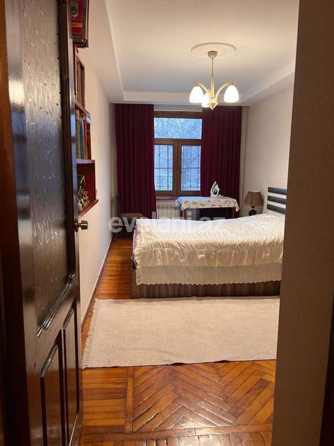 Продаётся, вторичка, 3-комнаты, 80 m², Баку, Низаминский r, Нефтчиляр m.