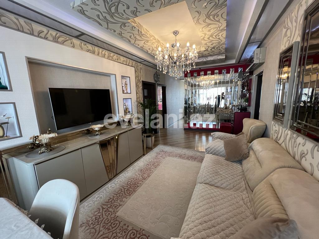 Satılır, köhnə tikili, 3 otaqlı, 90 m², Bakı, Xətai r, Əhmədli q, Həzi Aslanov m.
