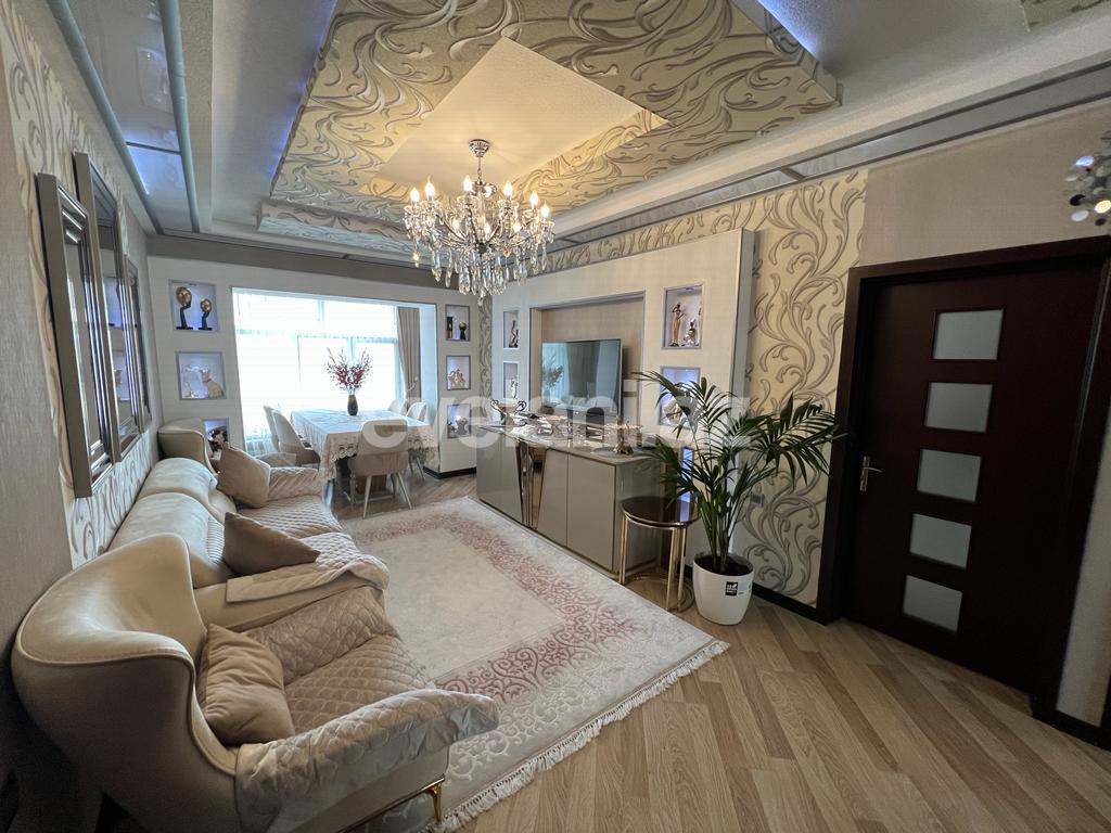 Satılır, köhnə tikili, 3 otaqlı, 90 m², Bakı, Xətai r, Əhmədli q, Həzi Aslanov m.