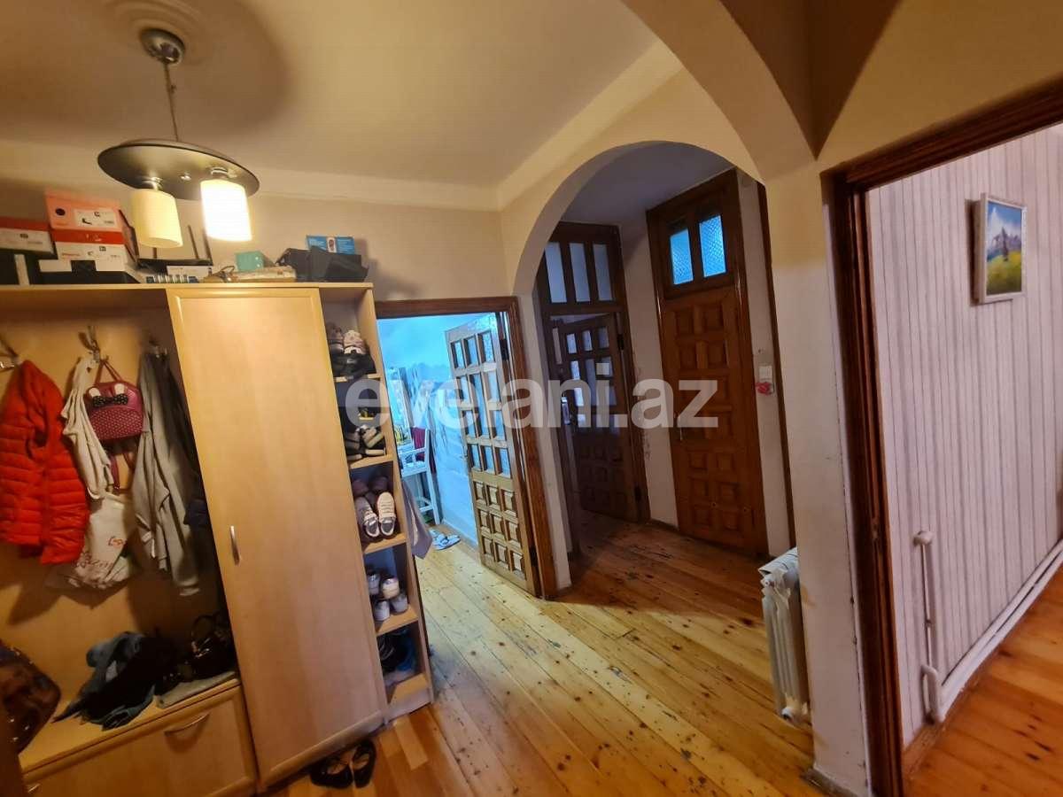 Sale, old building, 3 room, 75 m², Baku, Nizami r, 8-th kilometer d, Khalglar Doslugu m.