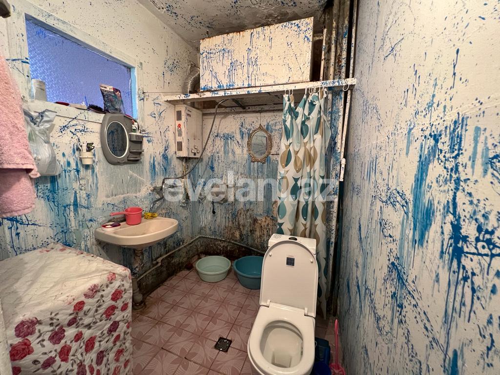 Sale, old building, 2 room, 40 m², Baku, Surakhani r, Yeni Guneshli d, Khalglar Doslugu m.