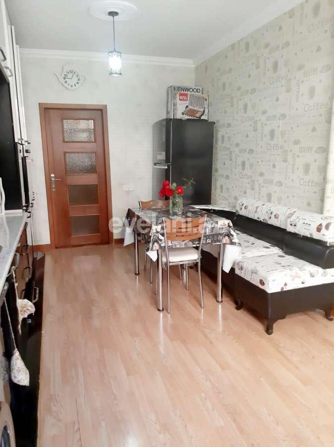 Satılır, köhnə tikili, 4 otaqlı, 110 m², Bakı, Xətai r, Həzi Aslanov q, Əhmədli m.