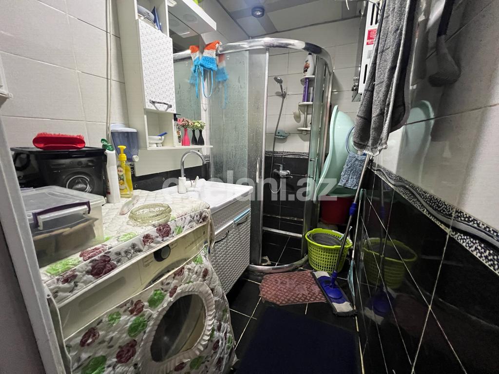 Satılır, köhnə tikili, 2 otaqlı, 60 m², Bakı, Suraxanı r, Yeni Günəşli q, Xalqlar Dostluğu m.