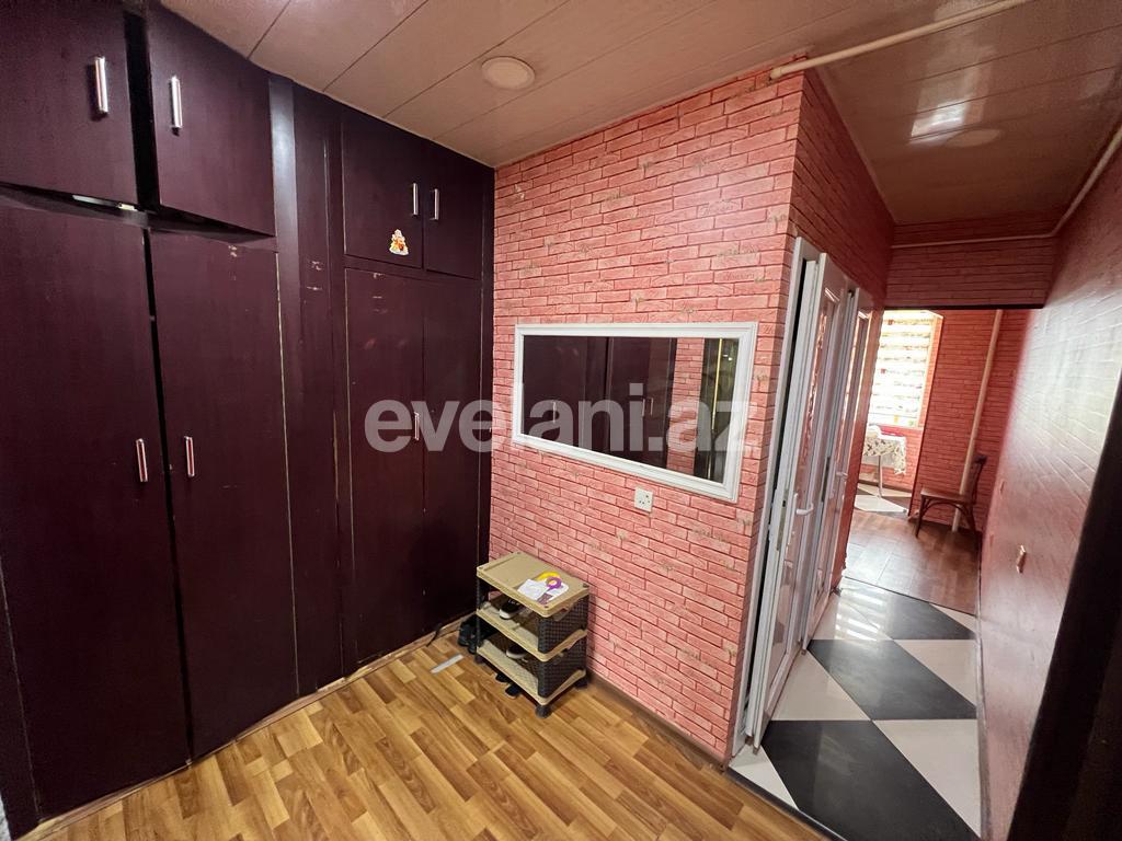 Satılır, köhnə tikili, 2 otaqlı, 55 m², Bakı, Suraxanı r, Yeni Günəşli q, Xalqlar Dostluğu m.
