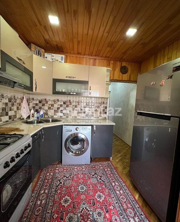 Sale, old building, 3 room, 70 m², Baku, Surakhani r, Yeni Guneshli d, Khalglar Doslugu m.