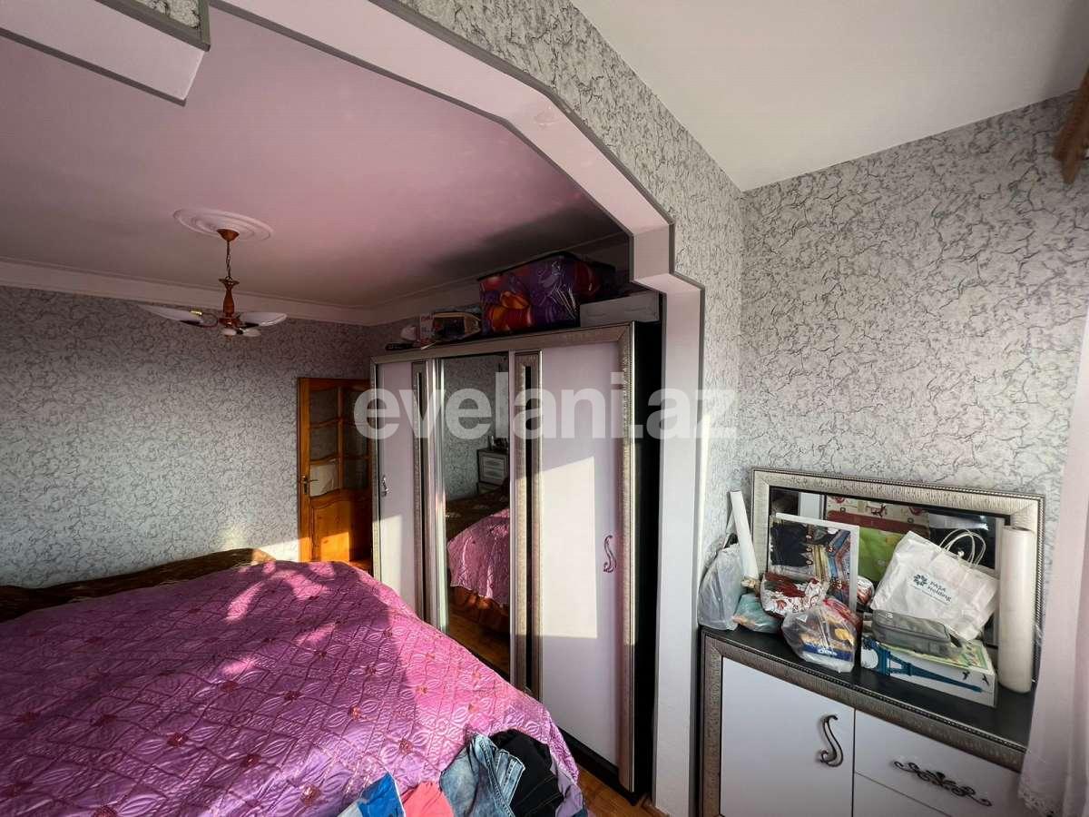 Satılır, köhnə tikili, 3 otaqlı, 70 m², Bakı, Suraxanı r, Yeni Günəşli q, Xalqlar Dostluğu m.