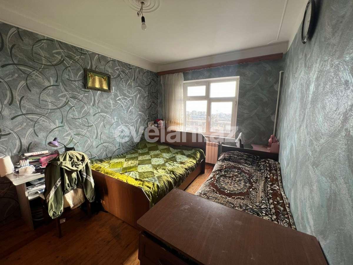 Satılır, köhnə tikili, 3 otaqlı, 70 m², Bakı, Suraxanı r, Yeni Günəşli q, Xalqlar Dostluğu m.