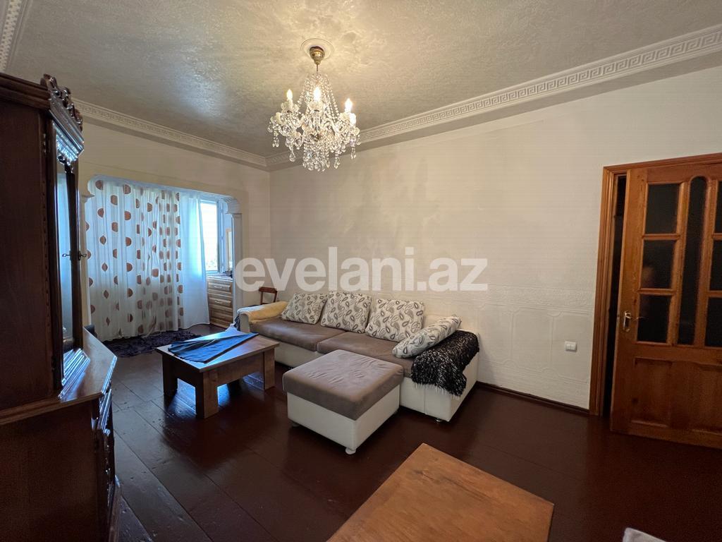 Satılır, köhnə tikili, 3 otaqlı, 75 m², Bakı, Suraxanı r, Yeni Günəşli q, Xalqlar Dostluğu m.