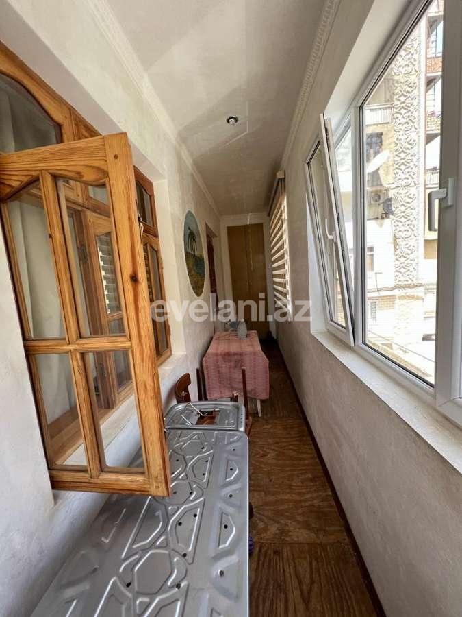 Satılır, köhnə tikili, 3 otaqlı, 75 m², Bakı, Suraxanı r, Yeni Günəşli q, Xalqlar Dostluğu m.