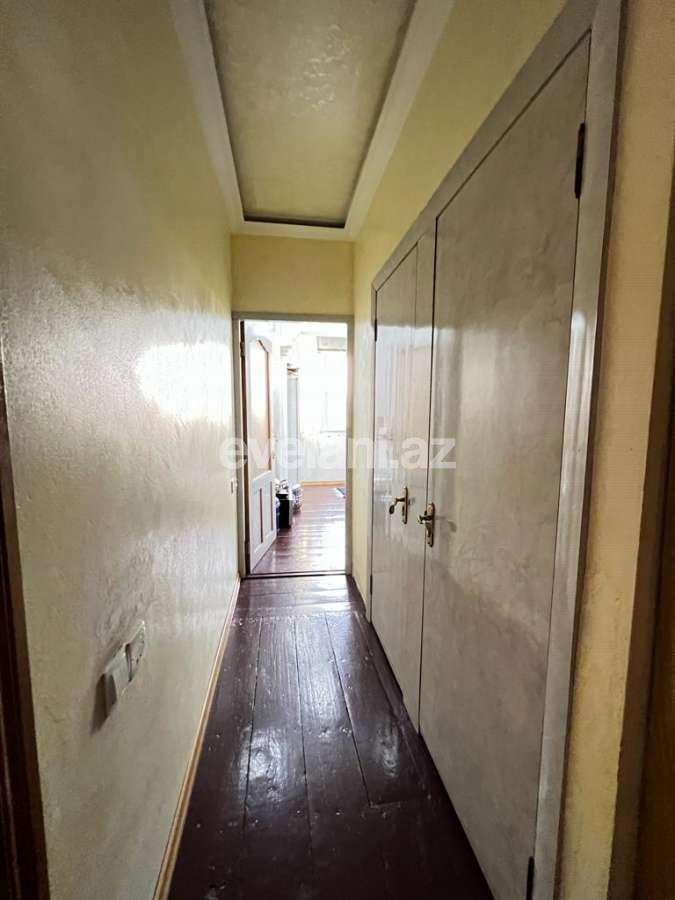 Satılır, köhnə tikili, 3 otaqlı, 75 m², Bakı, Suraxanı r, Yeni Günəşli q, Xalqlar Dostluğu m.