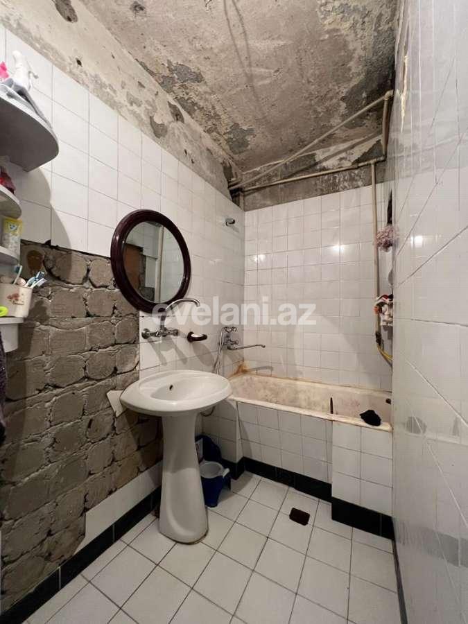 Satılır, köhnə tikili, 3 otaqlı, 75 m², Bakı, Suraxanı r, Yeni Günəşli q, Xalqlar Dostluğu m.
