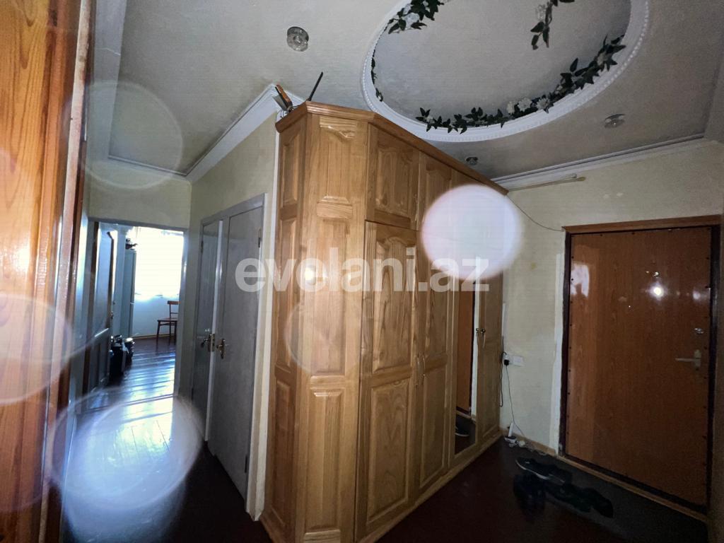 Satılır, köhnə tikili, 3 otaqlı, 75 m², Bakı, Suraxanı r, Yeni Günəşli q, Xalqlar Dostluğu m.