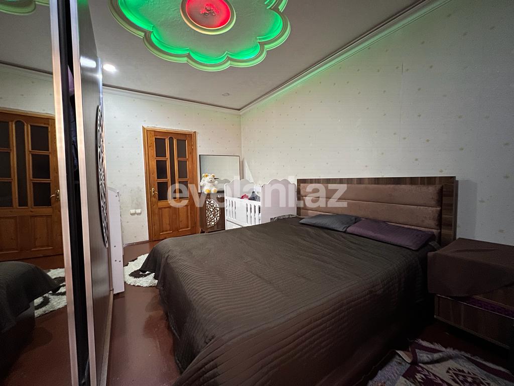 Satılır, köhnə tikili, 3 otaqlı, 75 m², Bakı, Suraxanı r, Yeni Günəşli q, Xalqlar Dostluğu m.