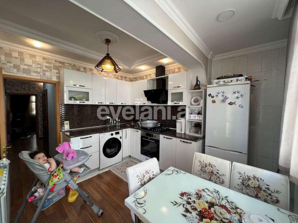 Satılır, köhnə tikili, 4 otaqlı, 90 m², Bakı, Suraxanı r, Yeni Günəşli q, Xalqlar Dostluğu m.