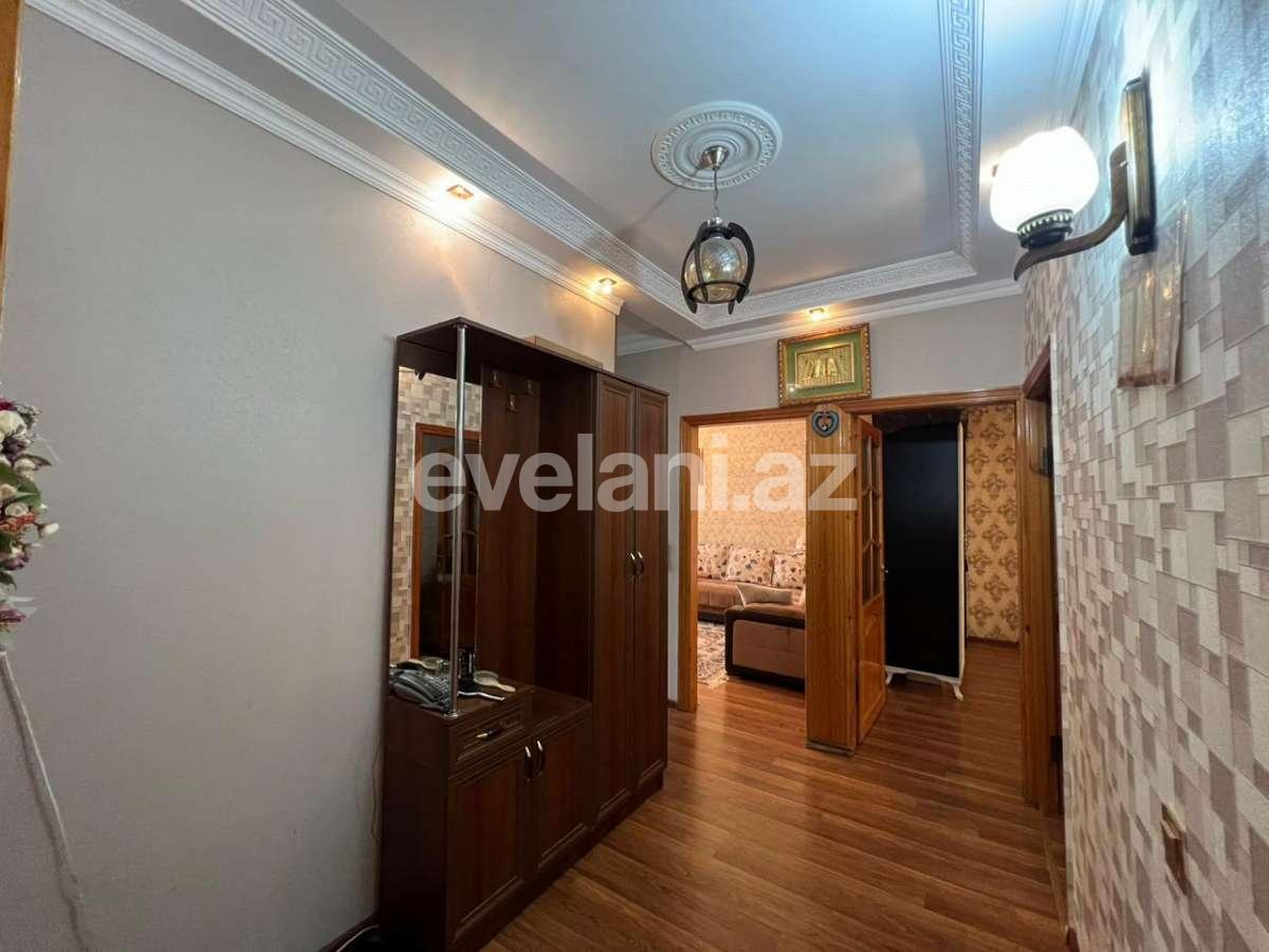Satılır, köhnə tikili, 4 otaqlı, 90 m², Bakı, Suraxanı r, Yeni Günəşli q, Xalqlar Dostluğu m.