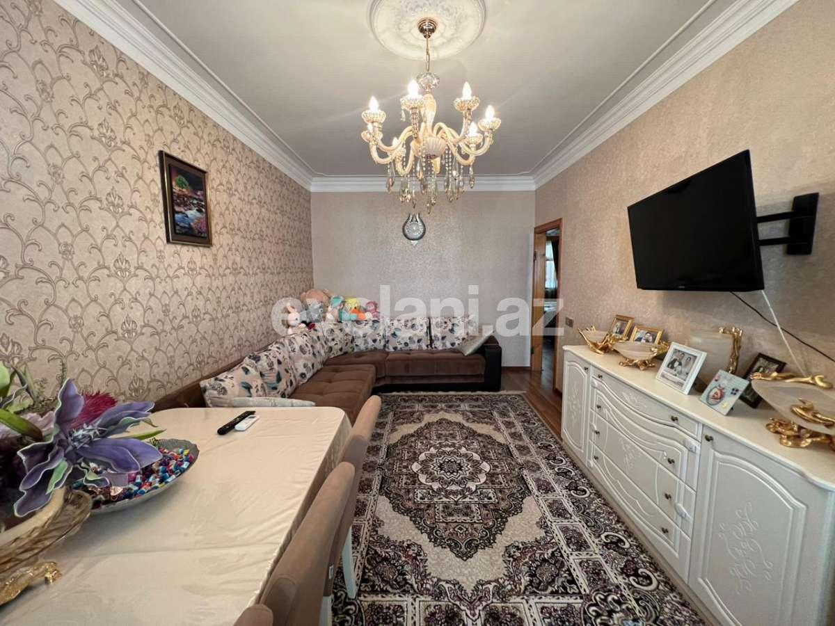Satılır, köhnə tikili, 4 otaqlı, 90 m², Bakı, Suraxanı r, Yeni Günəşli q, Xalqlar Dostluğu m.