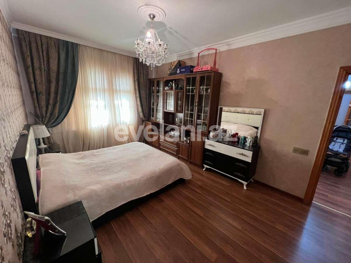Satılır, köhnə tikili, 4 otaqlı, 90 m², Bakı, Suraxanı r, Yeni Günəşli q, Xalqlar Dostluğu m.