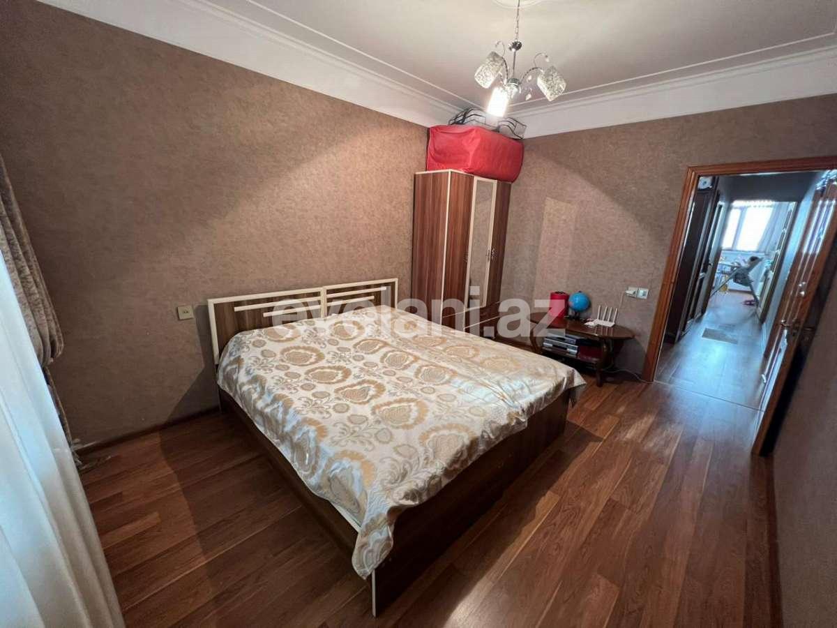 Satılır, köhnə tikili, 4 otaqlı, 90 m², Bakı, Suraxanı r, Yeni Günəşli q, Xalqlar Dostluğu m.