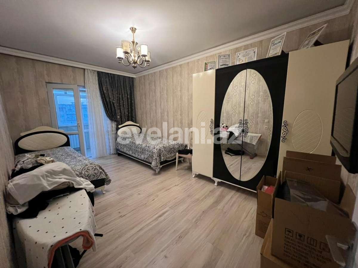 Sale, old building, 4 room, 90 m², Baku, Surakhani r, Yeni Guneshli d, Khalglar Doslugu m.