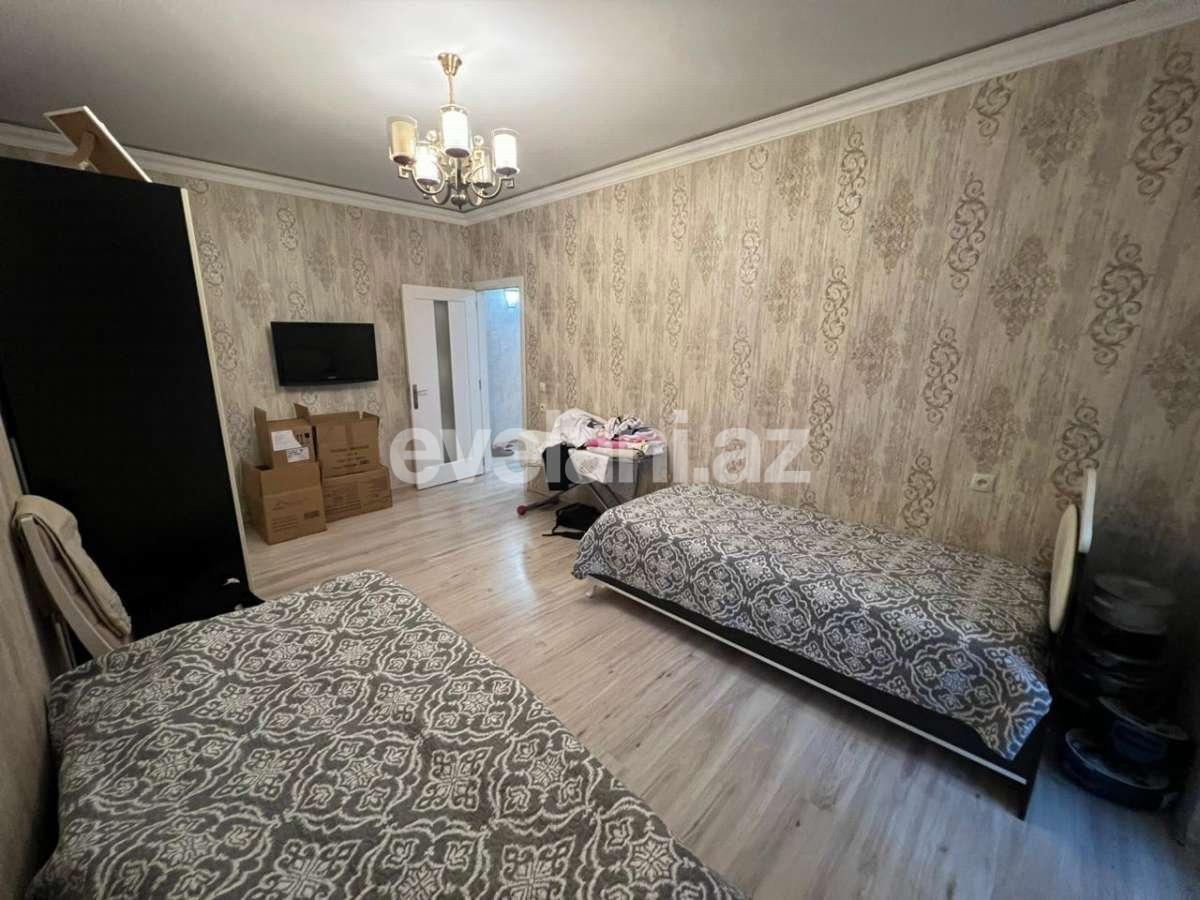 Sale, old building, 4 room, 90 m², Baku, Surakhani r, Yeni Guneshli d, Khalglar Doslugu m.