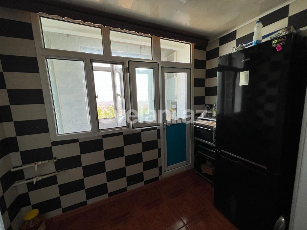 Satılır, köhnə tikili, 5 otaqlı, 109.98 m², Bakı, Suraxanı r, Yeni Günəşli q, Xalqlar Dostluğu m.