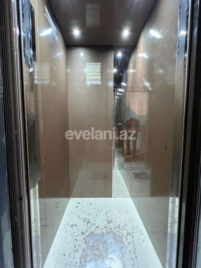 Satılır, köhnə tikili, 5 otaqlı, 109.98 m², Bakı, Suraxanı r, Yeni Günəşli q, Xalqlar Dostluğu m.