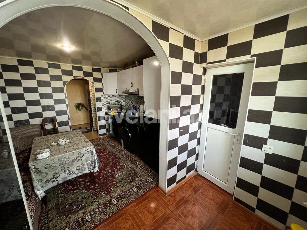 Satılır, köhnə tikili, 5 otaqlı, 109.98 m², Bakı, Suraxanı r, Yeni Günəşli q, Xalqlar Dostluğu m.