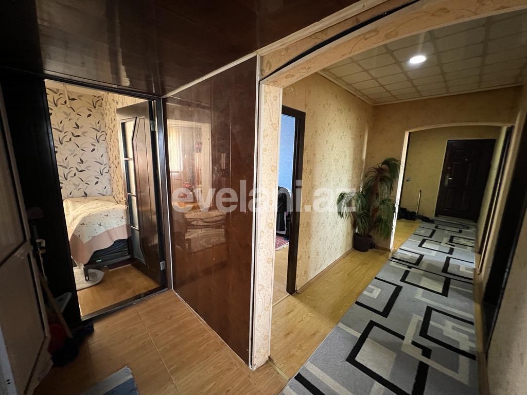 Satılır, köhnə tikili, 5 otaqlı, 109.98 m², Bakı, Suraxanı r, Yeni Günəşli q, Xalqlar Dostluğu m.