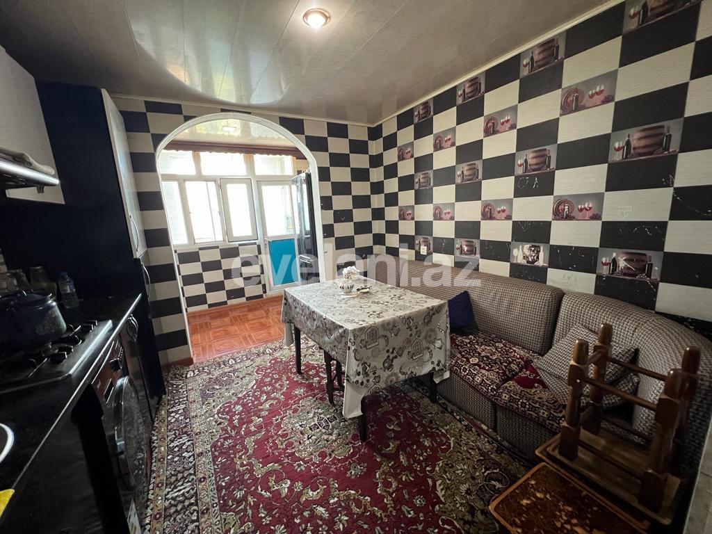 Satılır, köhnə tikili, 5 otaqlı, 109.98 m², Bakı, Suraxanı r, Yeni Günəşli q, Xalqlar Dostluğu m.