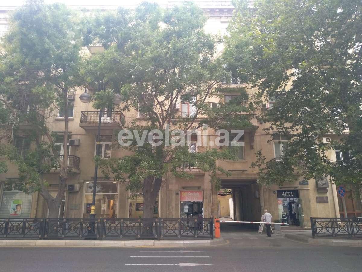 Satılır, köhnə tikili, 2 otaqlı, 60 m², Bakı, Səbail r, İçəri Şəhər m.