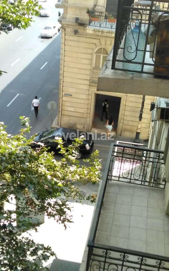 Satılır, köhnə tikili, 2 otaqlı, 60 m², Bakı, Səbail r, İçəri Şəhər m.