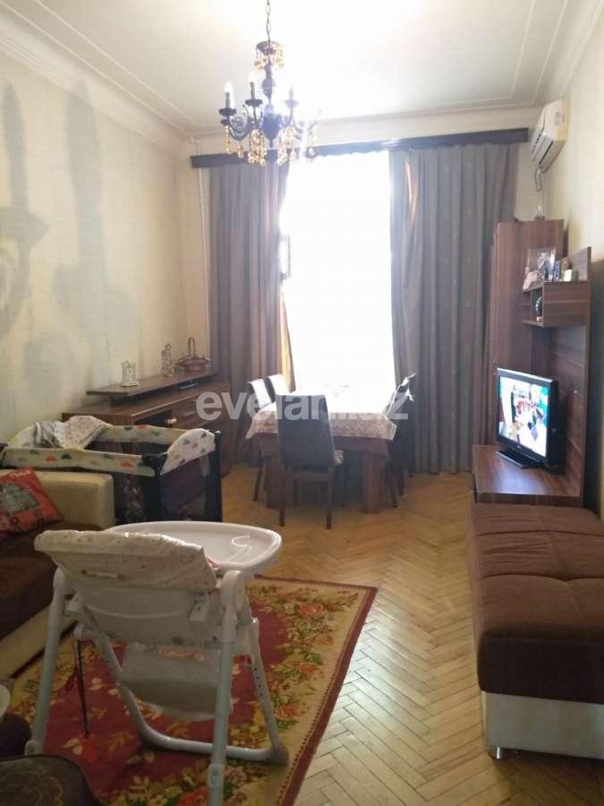 Satılır, köhnə tikili, 2 otaqlı, 60 m², Bakı, Səbail r, İçəri Şəhər m.