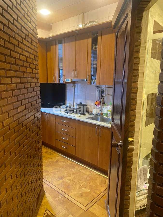 Satılır, köhnə tikili, 2 otaqlı, 70 m², Bakı, Nəsimi r.