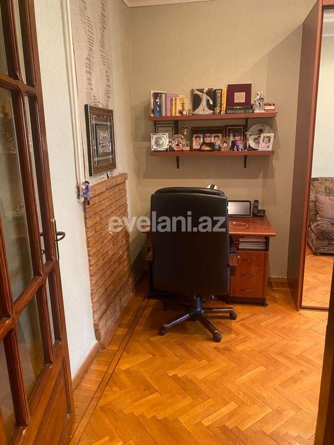 Satılır, köhnə tikili, 2 otaqlı, 70 m², Bakı, Nəsimi r.