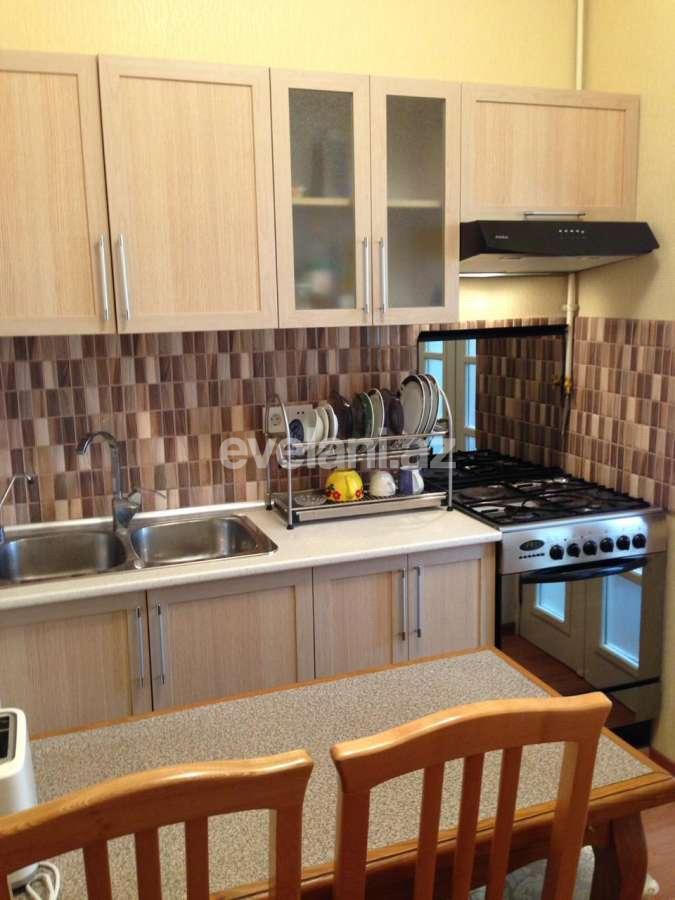 Kirayə verilir, köhnə tikili, 2 otaqlı, 60 m², Bakı, Nəsimi r, Sahil m.