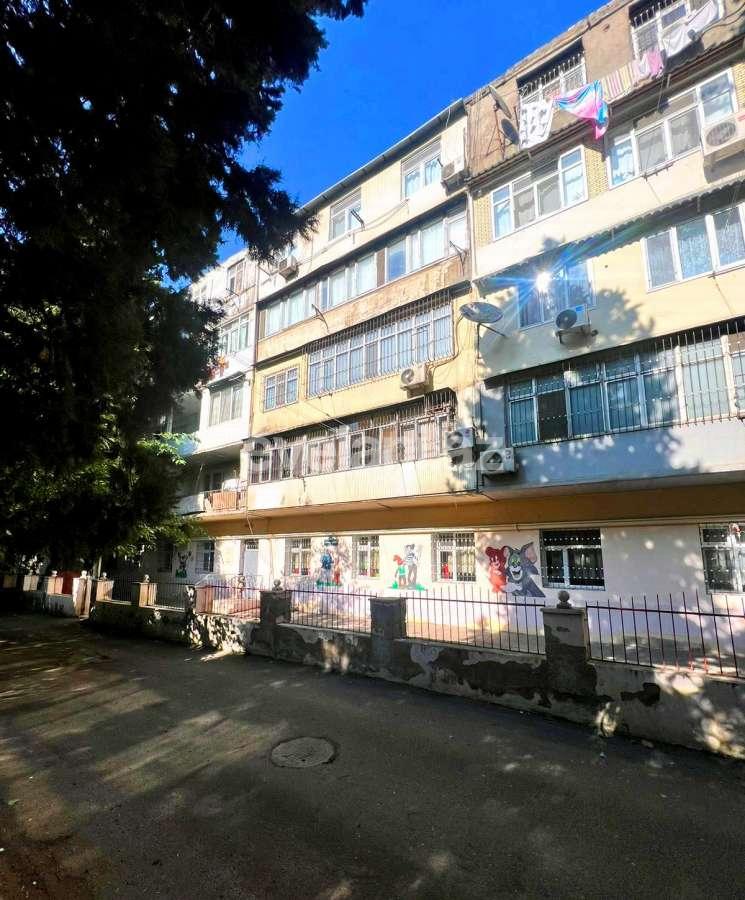 Sale, old building, 4 room, 103 m², Baku, Yasamal r, Elmlar Akademiyası m.