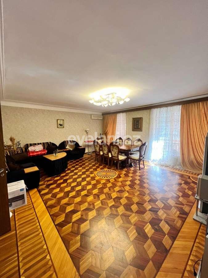 Sale, old building, 4 room, 103 m², Baku, Yasamal r, Elmlar Akademiyası m.