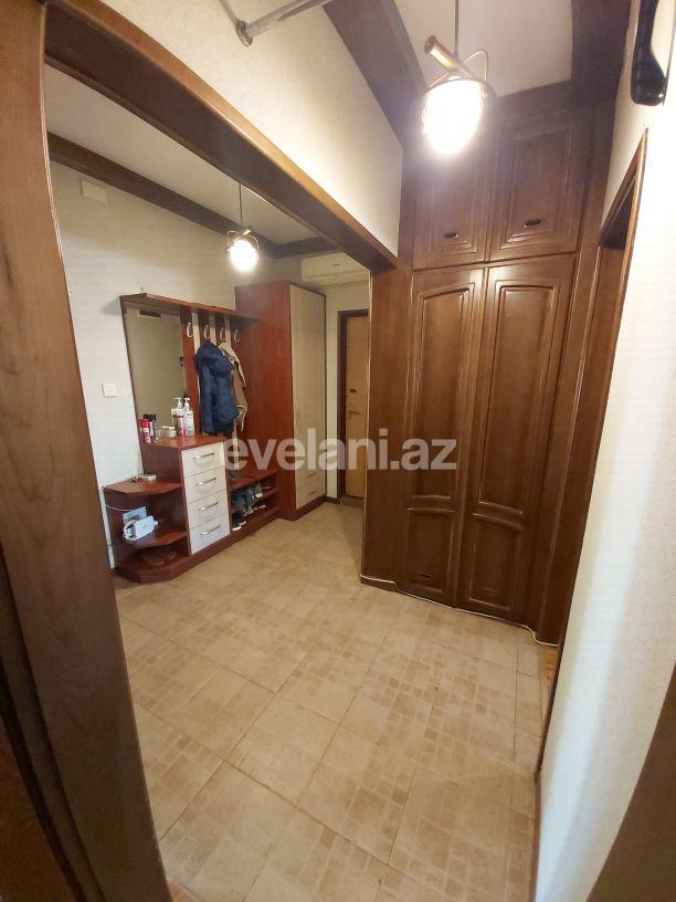 Satılır, köhnə tikili, 3 otaqlı, 80 m², Bakı, Nizami r, Xalqlar Dostluğu m.