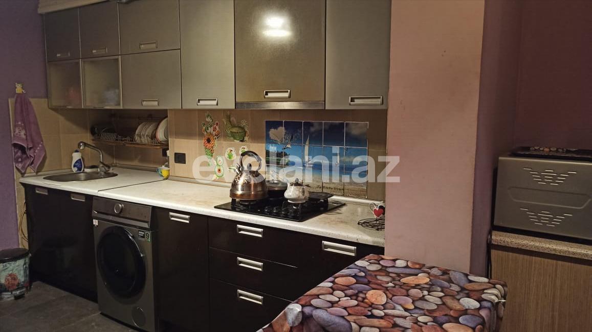 Satılır, köhnə tikili, 350 otaqlı, 5 m², Bakı, Binəqədi r, 7-ci mikrorayon q, Azadlıq prospekti m.