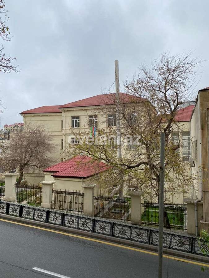 Satılır, köhnə tikili, 3 otaqlı, 85 m², Bakı, Səbail r, İçəri Şəhər m.