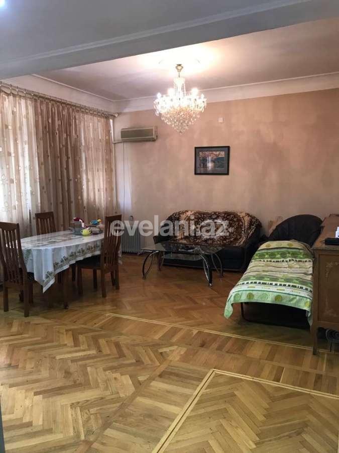 Satılır, köhnə tikili, 3 otaqlı, 90 m², Bakı, Səbail r, İçəri Şəhər m.
